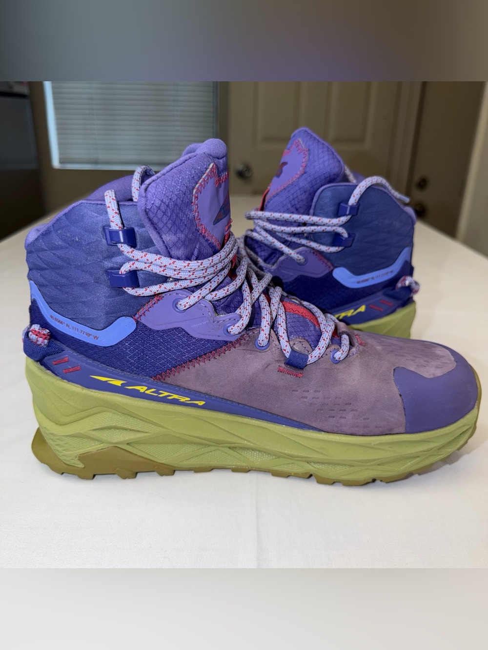 Altra Olympus 5 Mid GTX Boots - Picture 3 of 9